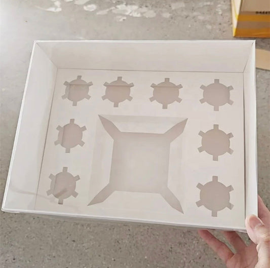 Bento Box with 8-Cupcake Insert and Clear Lid - The Baker's Bow-tique