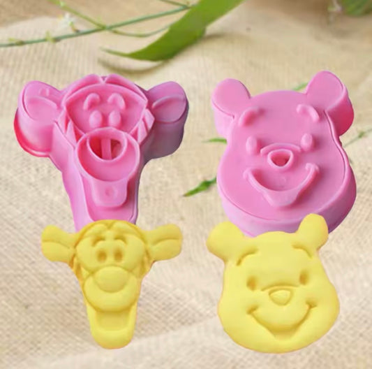 Fondant Embosser with Cutter - Winnie the Pooh, 2-piece Set